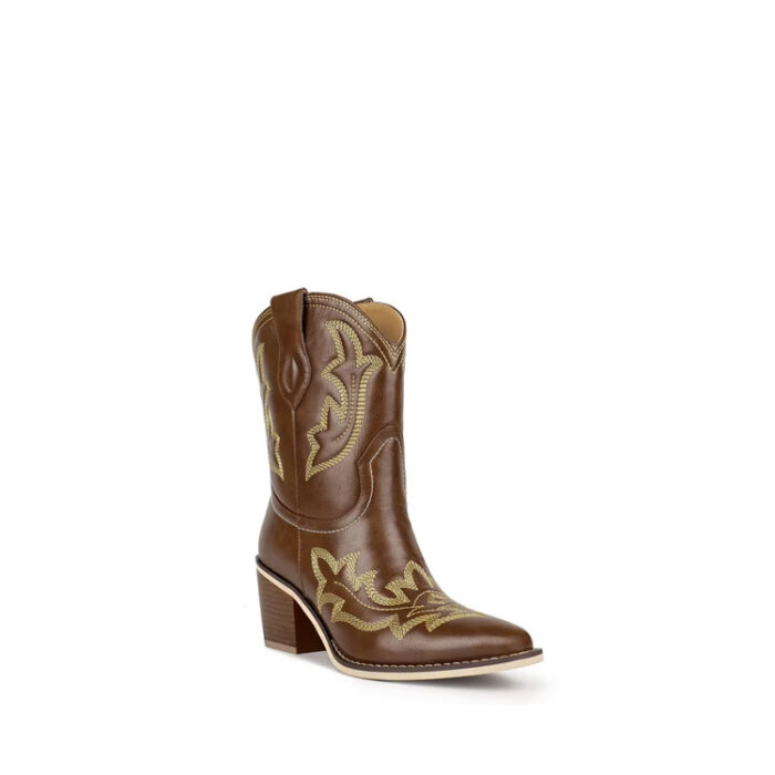 brown square toe cowgirl boots